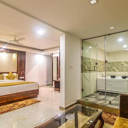 De Falcon Goa Beach Resort Candolim Exterior photo