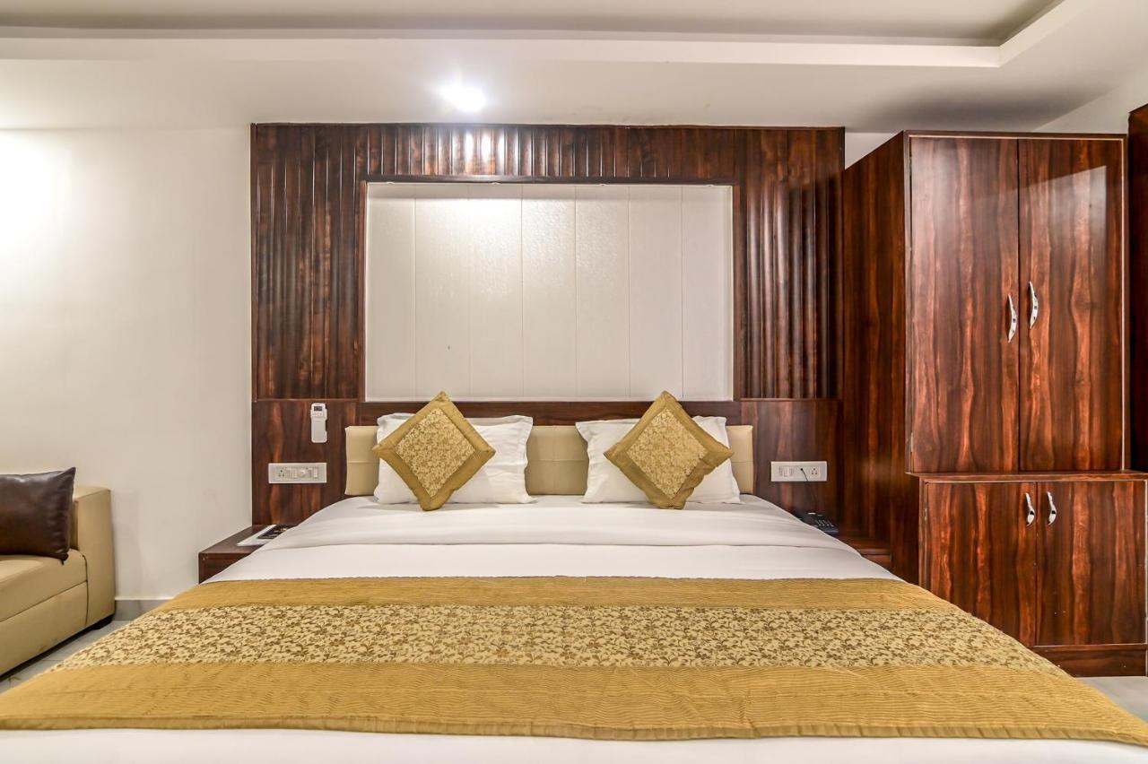 De Falcon Goa Beach Resort Candolim Exterior photo