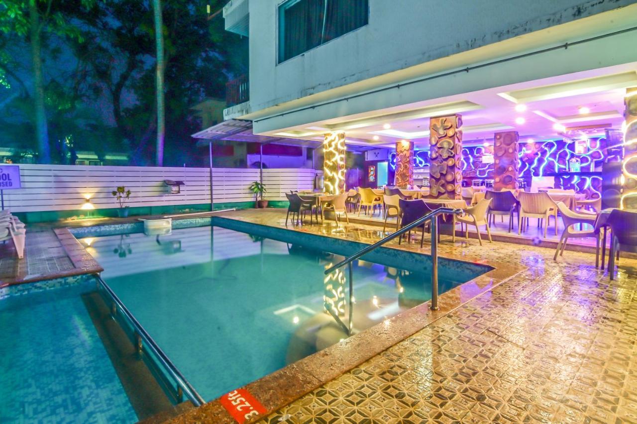 De Falcon Goa Beach Resort Candolim Exterior photo