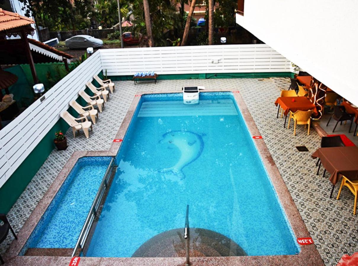 De Falcon Goa Beach Resort Candolim Exterior photo